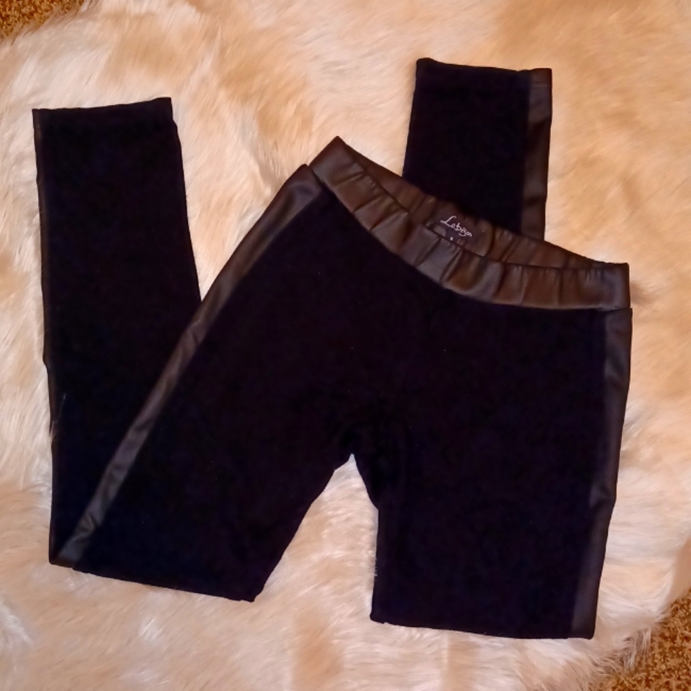 Black leggings